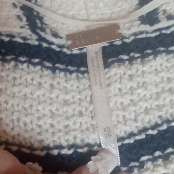 Free people beach sweater size small - Picture 6 of 8